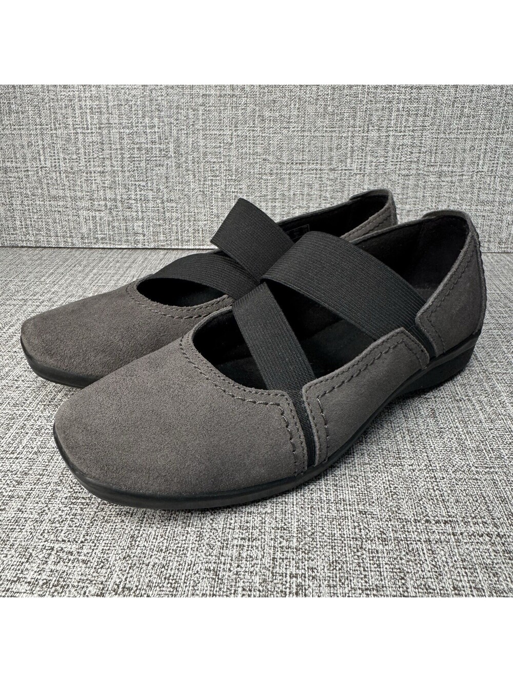 Clarks Shoes Womens Size 5.5 Gray Suede Haydn Juniper Elastic Strap Mary Jane